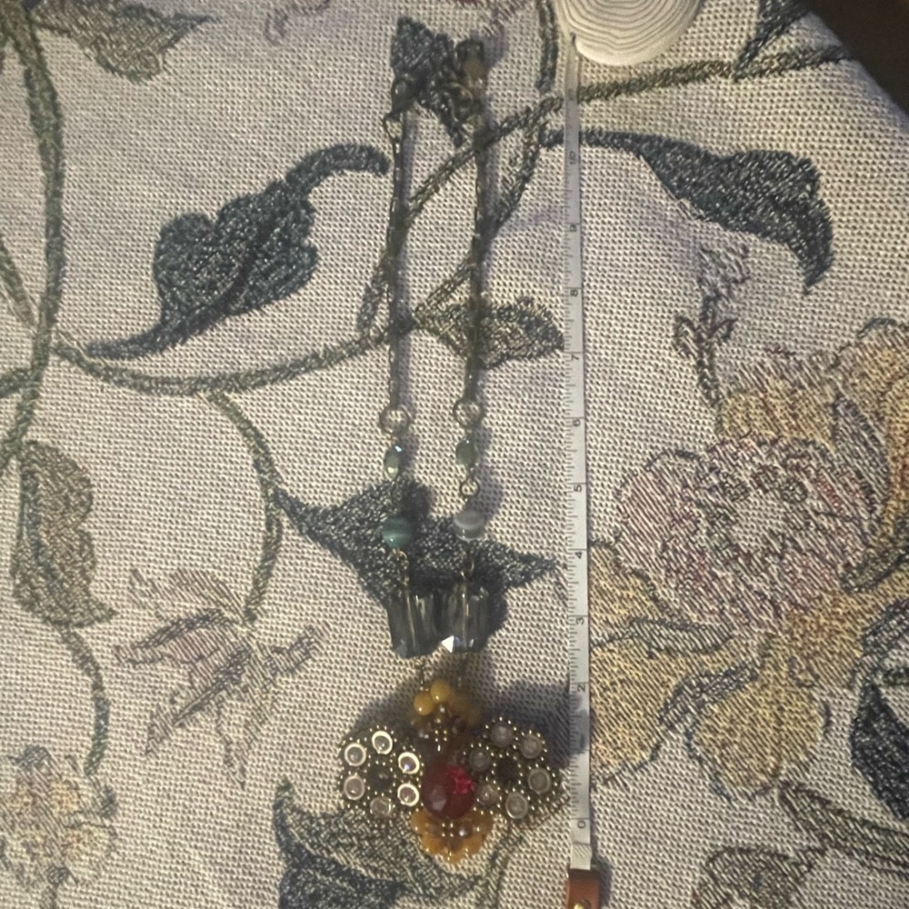 Elegant Beaded Pendant Necklace
